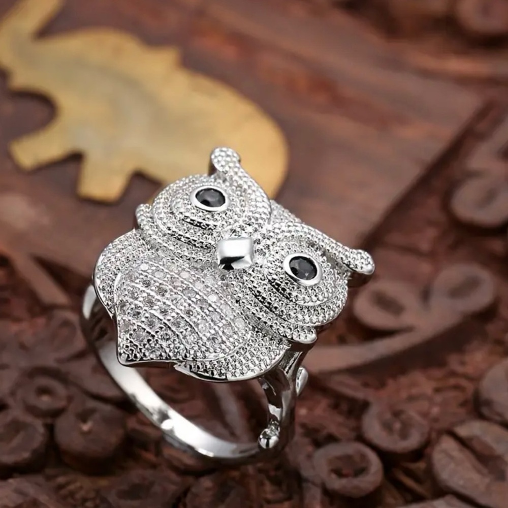 Artificial Crystal Owl Statement Ring - image 2